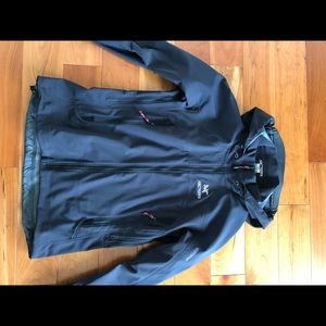 Woman’s Arcteryx windstopper jacket